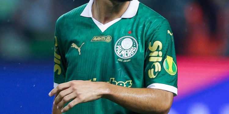 Após derrota frustrante, zagueiro deve deixar o Palmeiras para jogar fora do Brasil 1 Créditos: Fabio Menotti / Palmeiras