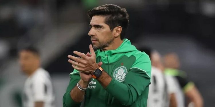 Abel liga para compatriota e pode trazer reforço que Jardim pediu para o Cruzeiro 1 Créditos: César Greco/Palmeiras