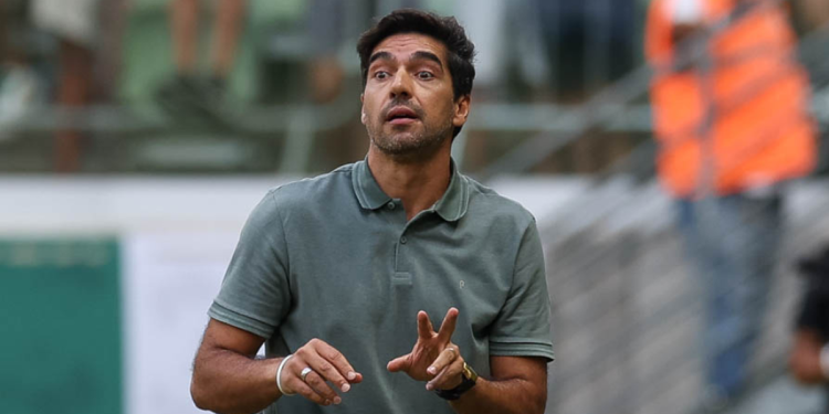 Quando ninguém esperava: Palmeiras anuncia novo zagueiro para o Brasileirão 1 Créditos: Cesar Greco / Palmeiras