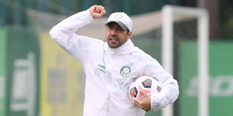 Abel Ferreira ganha carta branca e uma ligação basta para mandar atacante embora 1 Créditos: Cesar Greco / Palmeiras