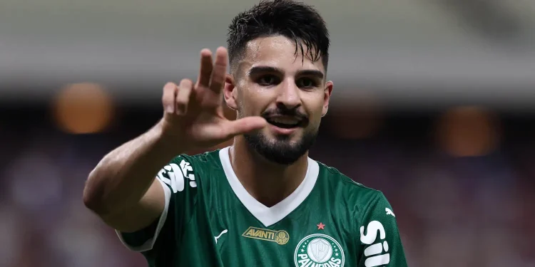 Leila Pereira toma decisão e saída de Flaco López já tem data no Palmeiras 1 Créditos: Cesar Greco / Palmeiras