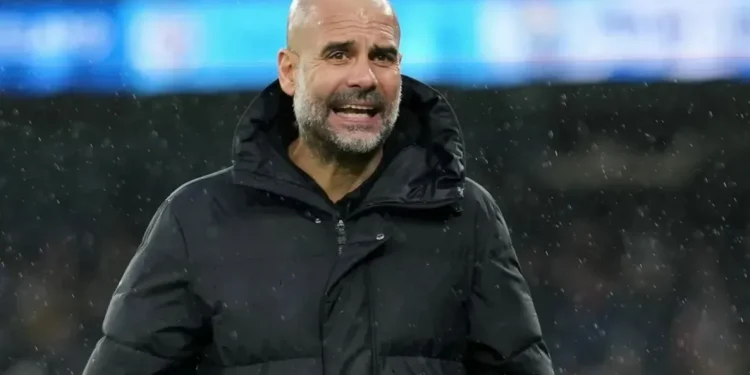 Grupo City aparece com caminhão de dinheiro para levar zagueiro do Palmeiras 1 Créditos: Divulgação / Manchester City