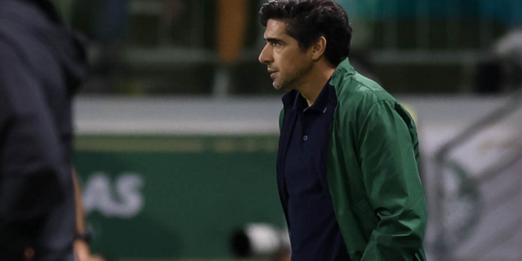 Abel Ferreira pode desfalcar o Palmeiras na reta final do Paulistão 1 Créditos: Cesar Greco / Palmeiras