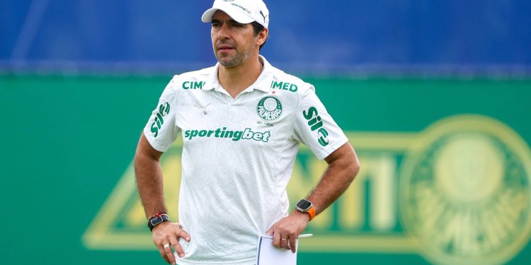 Abel Ferreira aprova chegada de nova dupla de volantes no Palmeiras 1 Créditos: Fabio Menotti/Palmeiras/by Canon