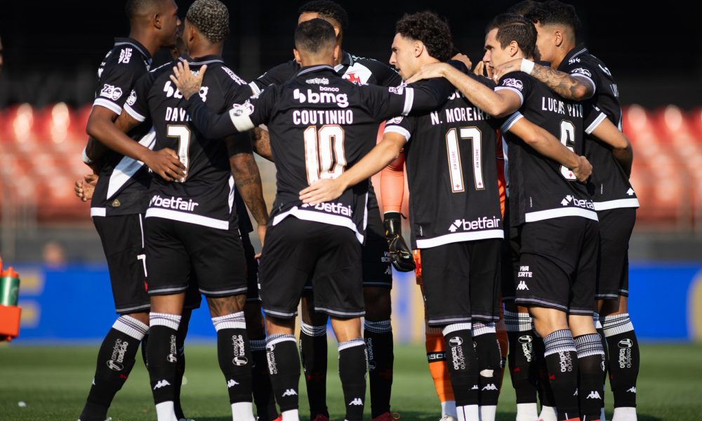 Meia deixa o Vasco, surpreende a todos e assina com time da Série B 1 Meia deixa o Vasco, surpreende a todos e assina com time da Série B