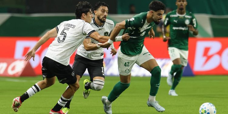 Rival do Palmeiras anuncia demissão de treinador 1 Créditos: Cesar Greco / Palmeiras