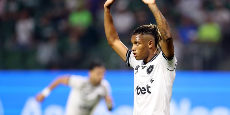 Enquanto Danilo ganha R$ 1,5 milhão no Botafogo, salário no Palmeiras será muito maior 1 Créditos: Vitor Silva / Botafogo