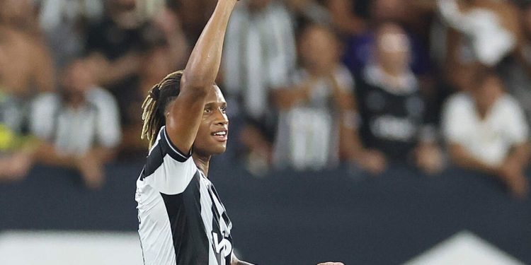 Danilo quebra o silêncio e abre o jogo sobre ida ao Palmeiras 1 Créditos: Vitor Silva / Botafogo
