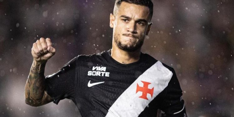 Especulado no Palmeiras, Coutinho tem conversas para jogar em rival no Brasil 1 Créditos: Matheus Lima / Vasco