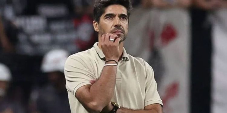 Abel Ferreira aponta dois reforços para o Palmeiras 1 Créditos: Cesar Greco / Palmeiras