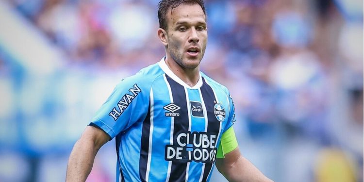 R$ 60 milhões e Arthur decide futuro no Palmeiras 1 Créditos: Lucas Uebel / Grêmio