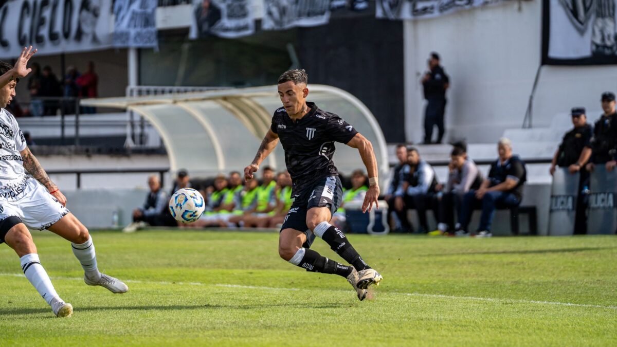 Palmeiras mira Danilo e pode negociar meio-campista para abrir espaço no elenco 1 Palmeiras mira Danilo e pode negociar meio-campista para abrir espaço no elenco