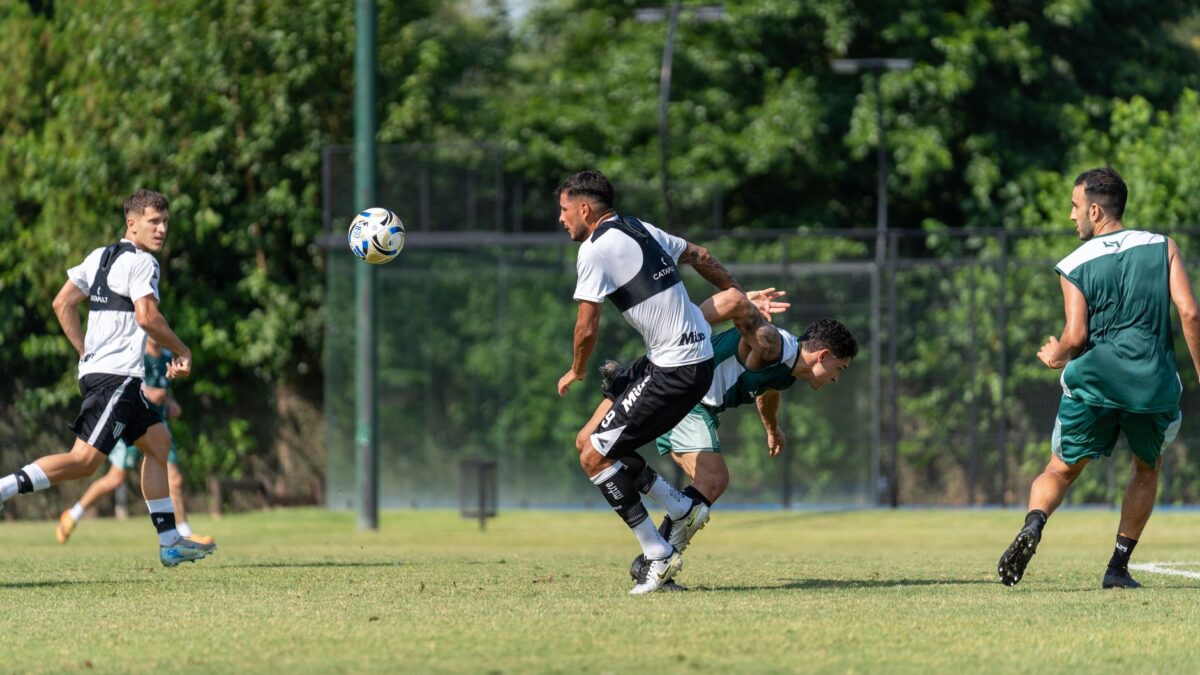 Palmeiras se reapresenta com retorno do trio paraguaio ao CT
