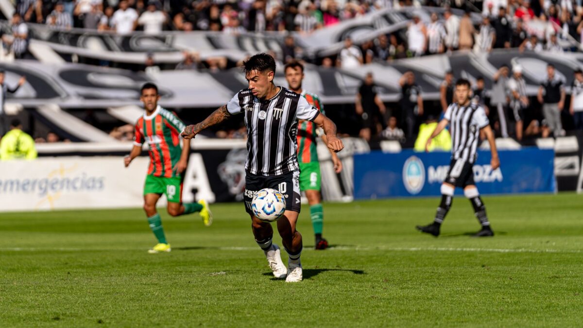Leila minimiza meta de R$ 399,5 milhões em vendas e defende elenco do Palmeiras 1 Leila minimiza meta de R$ 399,5 milhões em vendas e defende elenco do Palmeiras
