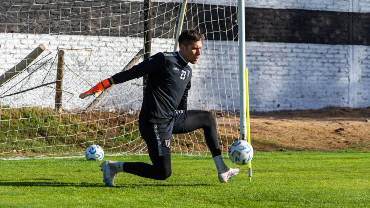 Bastidores do Palmeiras: chance para atacante, recado de Barboza e volta de Arias 1 Bastidores do Palmeiras: chance para atacante, recado de Barboza e volta de Arias