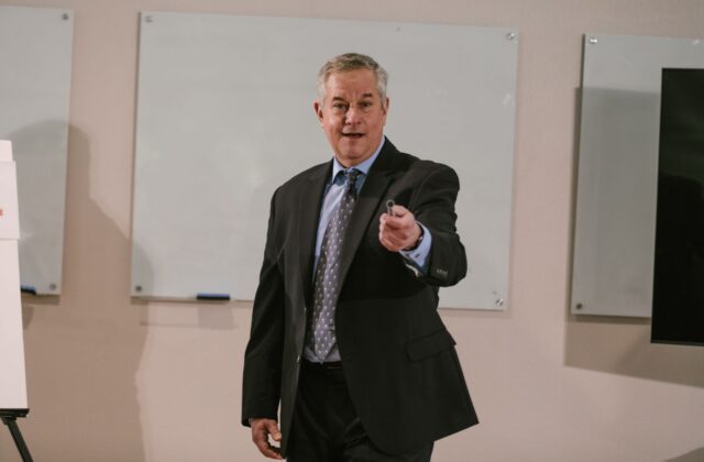 Santos promove palestra sobre manipulação de resultados na base 1 Santos promove palestra sobre manipulação de resultados na base