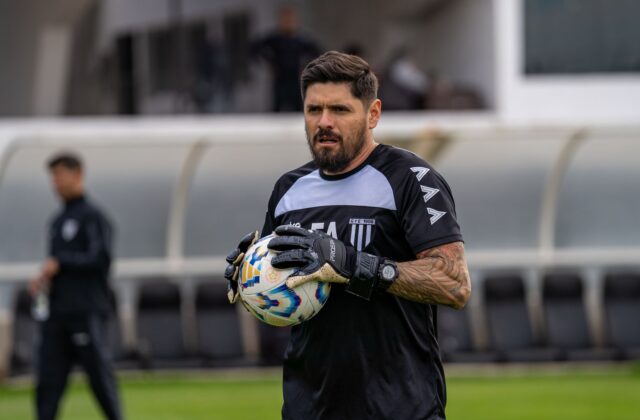 Cuca mantém disputa por posições aberta no Santos e elogia Caballero 4 Cuca mantém disputa por posições aberta no Santos e elogia Caballero