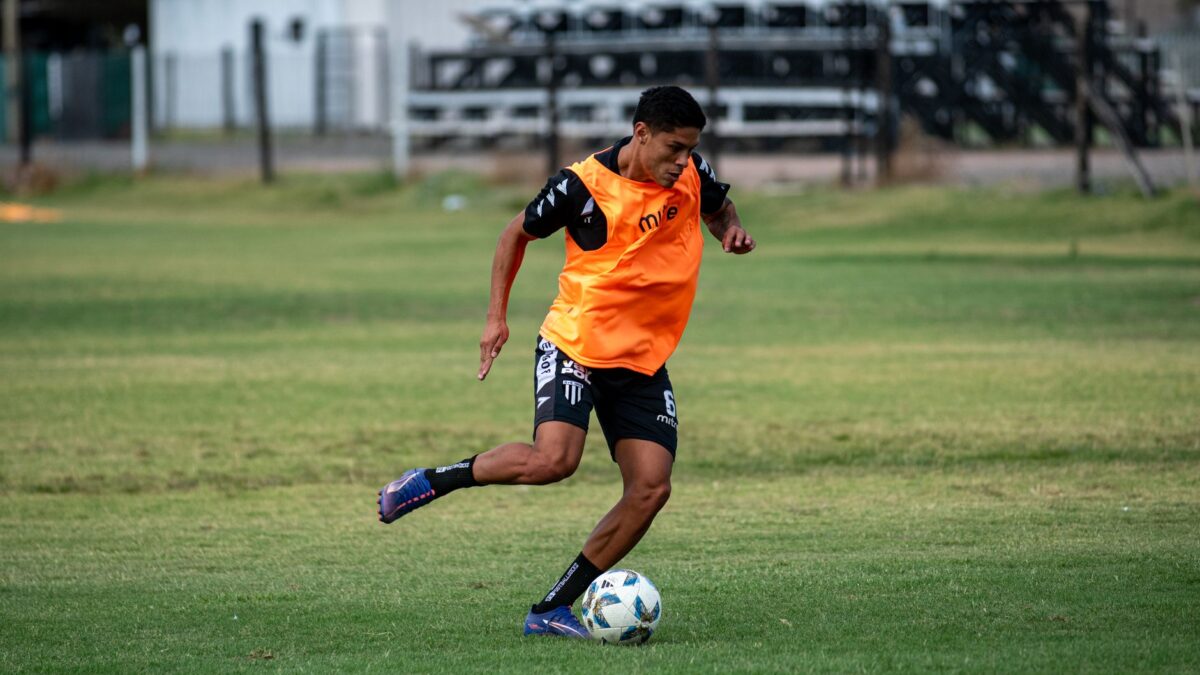 Palmeiras recusa proposta do Aston Villa por Allan, diz ge