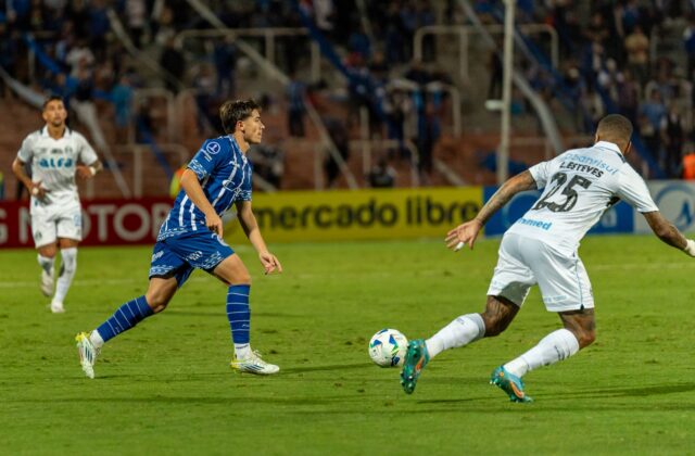 Fortaleza bate Botafogo-SP, sobe na Série B e encara o Palmeiras na Copa do Brasil