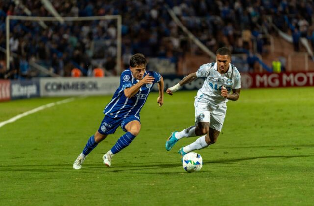 Corinthians terá lateral improvisado contra o Athletico-PR pelo Brasileirão 8 Corinthians terá lateral improvisado contra o Athletico-PR pelo Brasileirão