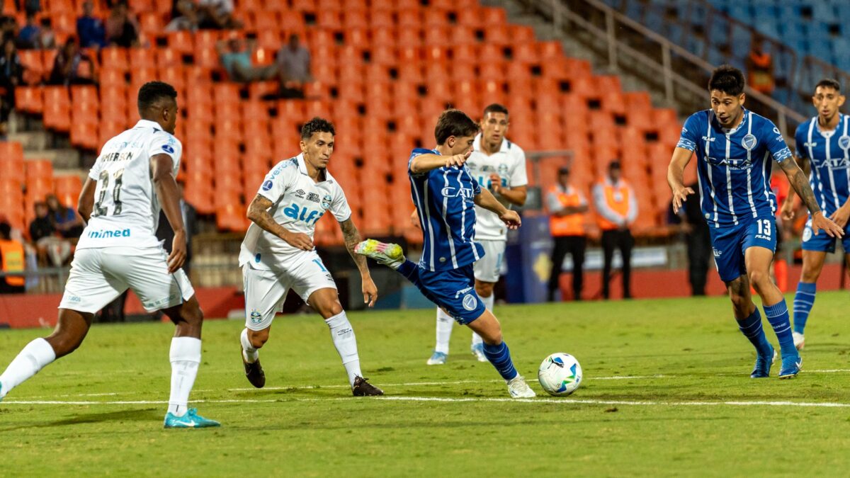 Roberto Carlos pede desculpas à torcida do Palmeiras por ter jogado no Corinthians