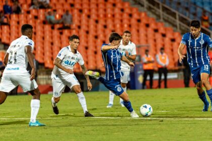 Roberto Carlos pede desculpas à torcida do Palmeiras por ter jogado no Corinthians
