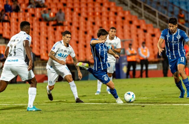 Roberto Carlos pede desculpas à torcida do Palmeiras por ter jogado no Corinthians 5 Roberto Carlos pede desculpas à torcida do Palmeiras por ter jogado no Corinthians