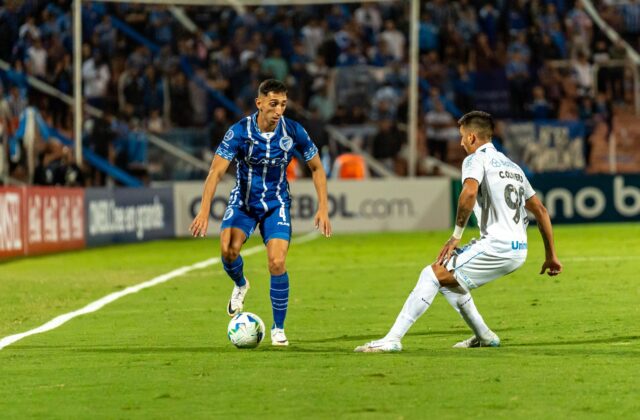 Fortaleza enfrenta dívida milionária e busca reação diante do Palmeiras