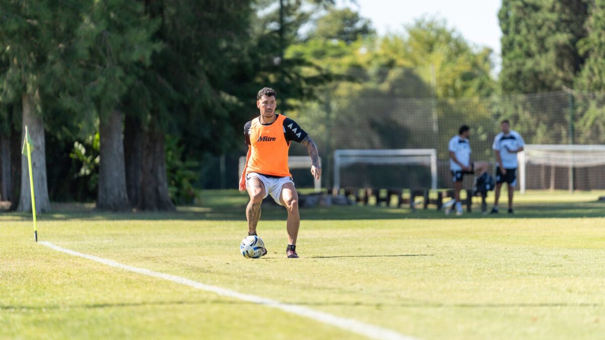 São Paulo faz ajustes finais no CT antes de enfrentar o Grêmio pelo Brasileirão 1 São Paulo faz ajustes finais no CT antes de enfrentar o Grêmio pelo Brasileirão