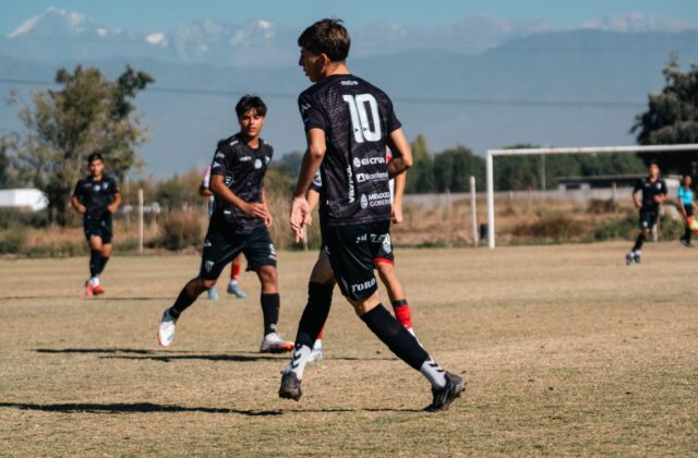 Flamengo disputa Thiago Almada com o River Plate; jogador treina em Ibiza 5 Flamengo disputa Thiago Almada com o River Plate; jogador treina em Ibiza