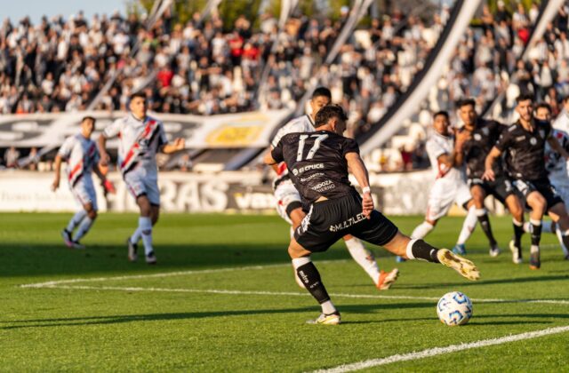 Caballero é titular pela 1ª vez no retorno ao Santos e brilha na vitória sobre o Remo