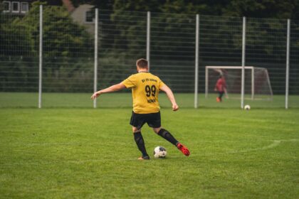 Atlético de Madrid monitora Giay e Palmeiras observa interesse europeu no lateral