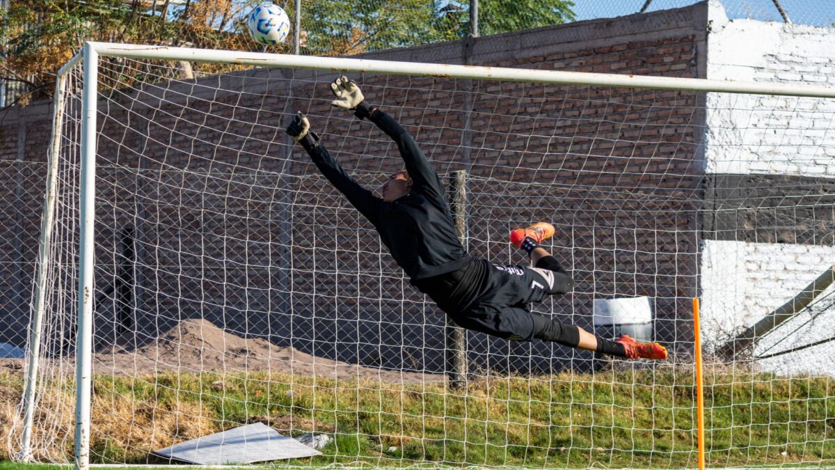 Carlos Miguel posta foto após queda do Corinthians e web vê provocação