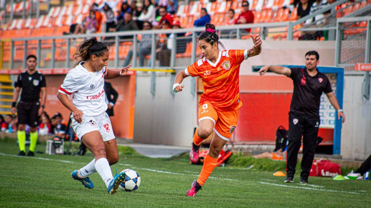 São Paulo vence Bragantino e reduz vantagem do Palmeiras na liderança do Brasileirão Feminino 1 São Paulo vence Bragantino e reduz vantagem do Palmeiras na liderança do Brasileirão Feminino
