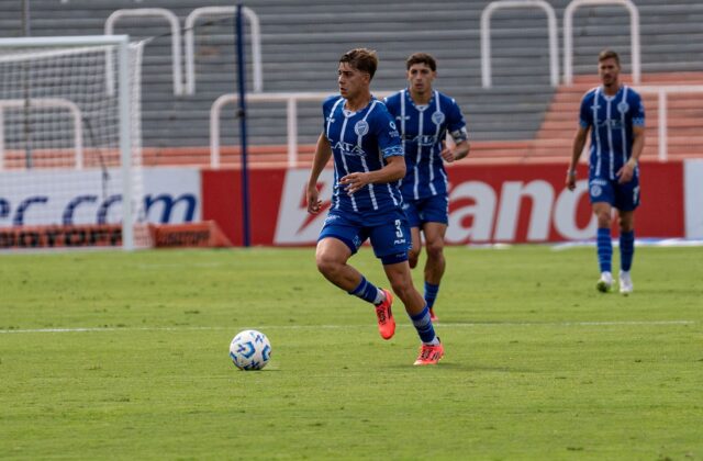 Matheuzinho fala sobre salários atrasados no Corinthians após vitória sobre o Bragantino 2 Matheuzinho fala sobre salários atrasados no Corinthians após vitória sobre o Bragantino