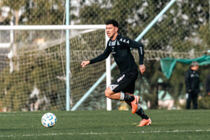 Renan Lodi fala sobre confronto do Atlético-MG com o Bragantino na Sul-Americana