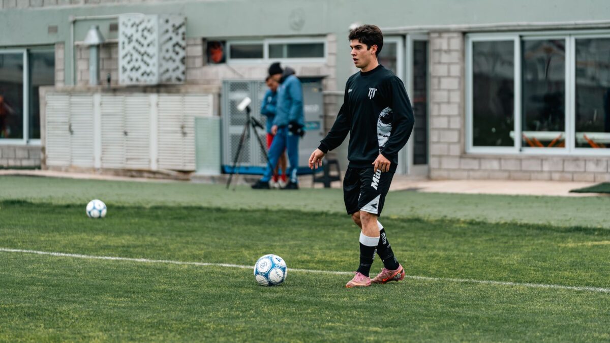Palmeiras acerta contratação de jovem português para a base 1 Palmeiras acerta contratação de jovem português para a base
