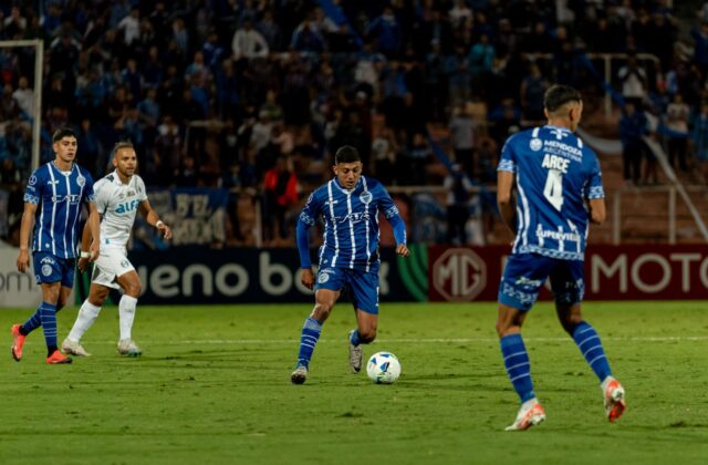 Mirassol enfrenta a LDU pela Libertadores em busca de vantagem nas oitavas