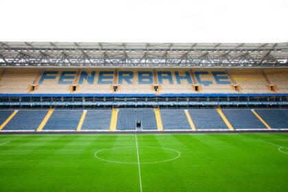 Folha: Palmeiras e Flamengo têm déficit no 1º semestre por causa da folha salarial
