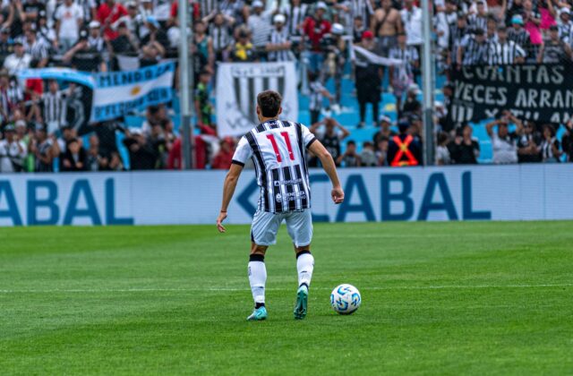 Casagrande vê Palmeiras “derreter” no Brasileirão após tropeço no Maracanã