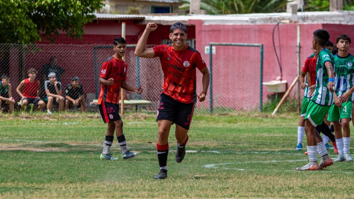 Ex-Palmeiras, Raphael Veiga marca e dá duas assistências pelo América-MEX