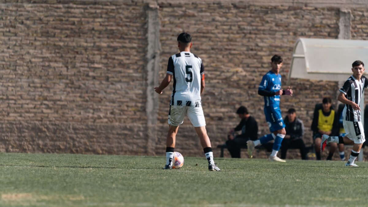 Athletico-PR contrata atacante uruguaio de 18 anos para o sub-20 1 Athletico-PR contrata atacante uruguaio de 18 anos para o sub-20