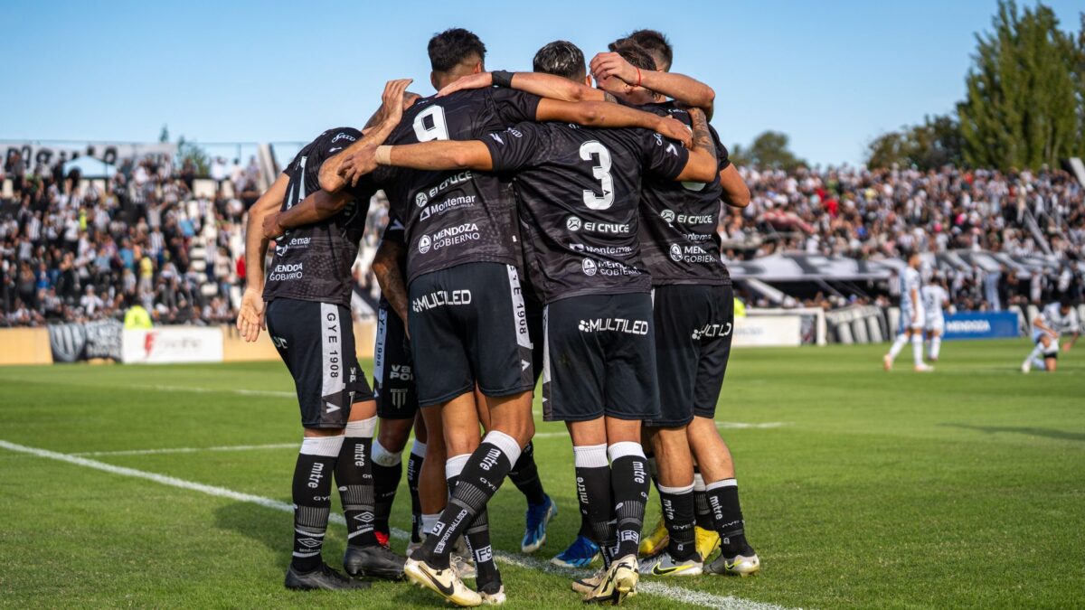 Torcida e elenco do Palmeiras exaltam raça na reta decisiva da Libertadores 1 Torcida e elenco do Palmeiras exaltam raça na reta decisiva da Libertadores