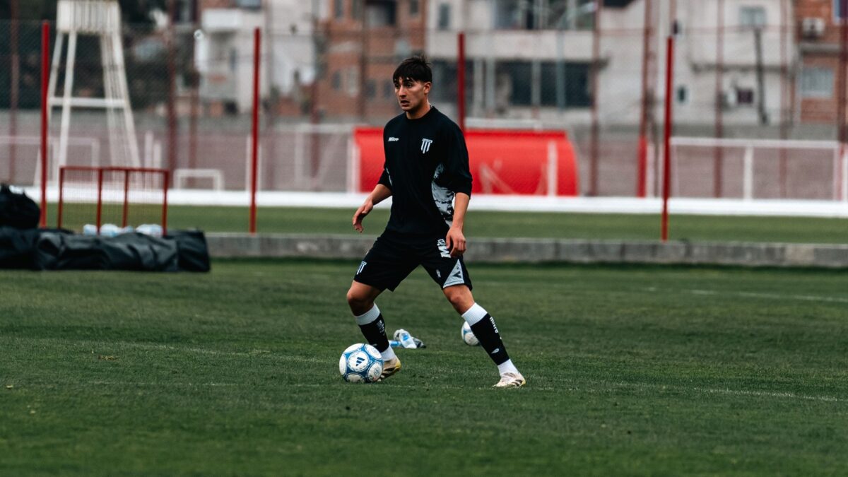 Diniz testa Maicon, ala do futsal, para reforçar o time principal do Corinthians 1 Diniz testa Maicon, ala do futsal, para reforçar o time principal do Corinthians