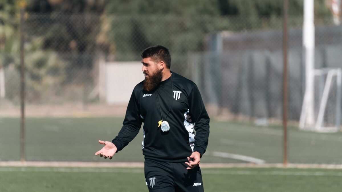 Pressionado no Grêmio, Luís Castro cita Abel Ferreira e cobra respeito 1 Pressionado no Grêmio, Luís Castro cita Abel Ferreira e cobra respeito