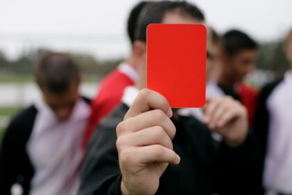 Schmidt leva 3º amarelo, mas estará liberado para enfrentar o Palmeiras 2 Schmidt leva 3º amarelo, mas estará liberado para enfrentar o Palmeiras