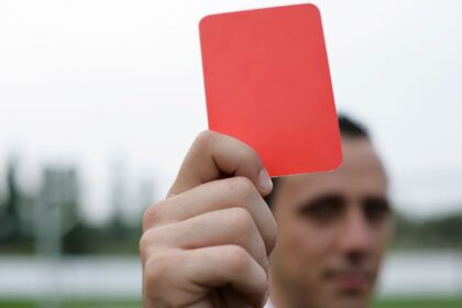 Grêmio dispara nota contra arbitragem após derrota para o Bragantino e aciona CBF 2 Grêmio dispara nota contra arbitragem após derrota para o Bragantino e aciona CBF