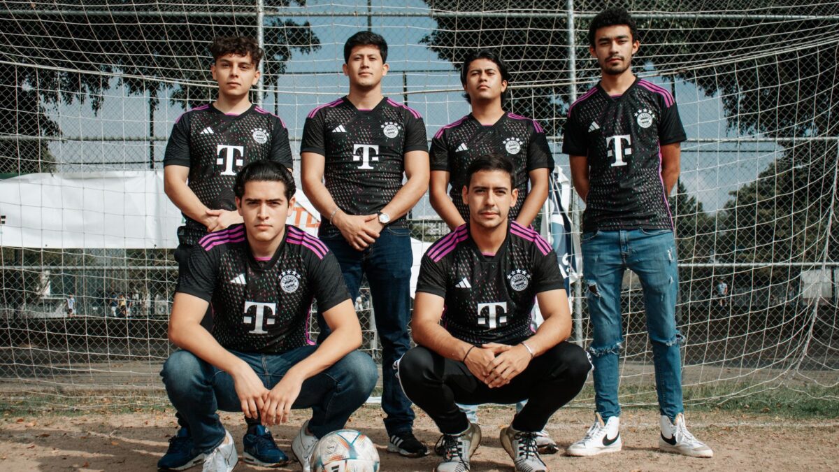 Palmeiras negocia três jogadores da base em pacote avaliado em R$ 342 milhões