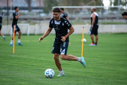São Paulo volta a treinar em crise e mira reação contra o Bragantino 3 São Paulo volta a treinar em crise e mira reação contra o Bragantino