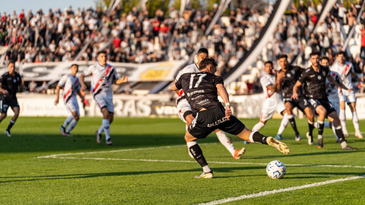 Corinthians pode ter até sete retornos para clássico com o Santos no Brasileirão